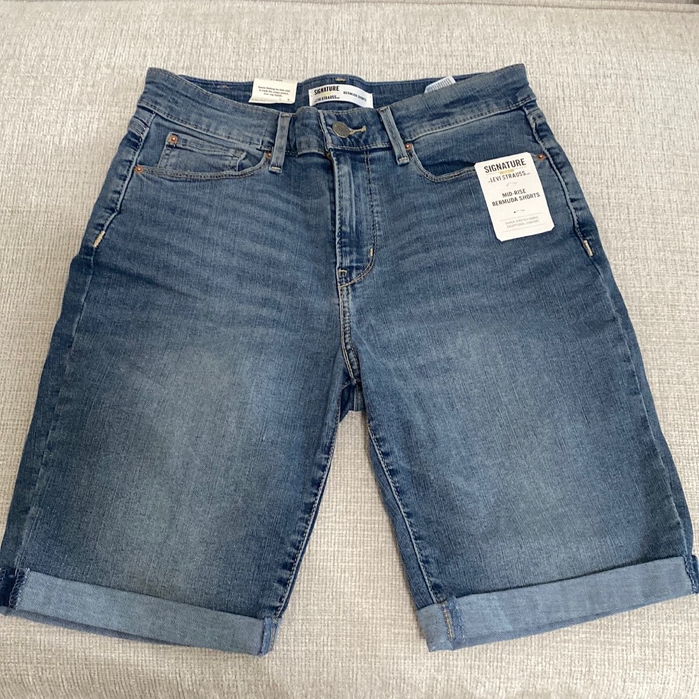 Signature Levi Bermuda Jean Shorts